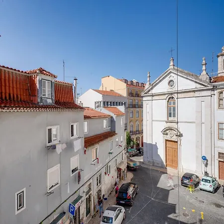 Akicity Alfama Azure Apartment *